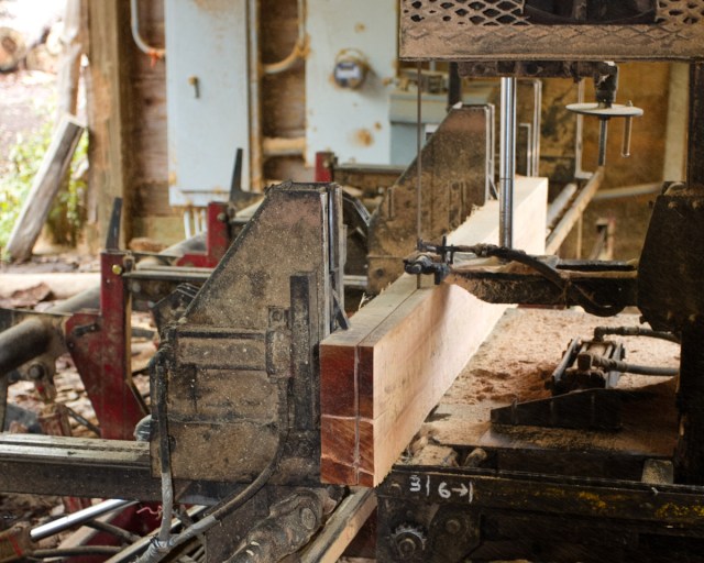 southern carpenter, Jerry Carr, wood, woodworker, railroad table, china berry bench, guitar, creative wood work, wood for sale, cow hide table, rose wood, swamp mahogany 